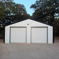 Finished metal garage and shop building constructed by Elite Solutions of Texas